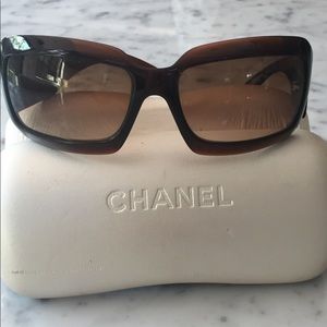 Chanel sunnies